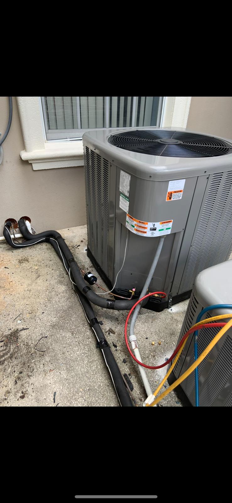 Outdoor cooling station